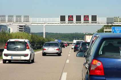 Verkehrsbeeinflussungsanlage an deutscher Autobahn